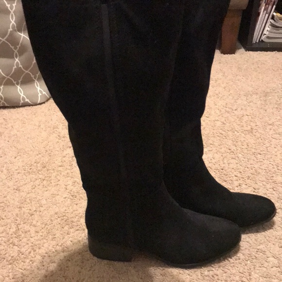 Knee high boots - Picture 1 of 1